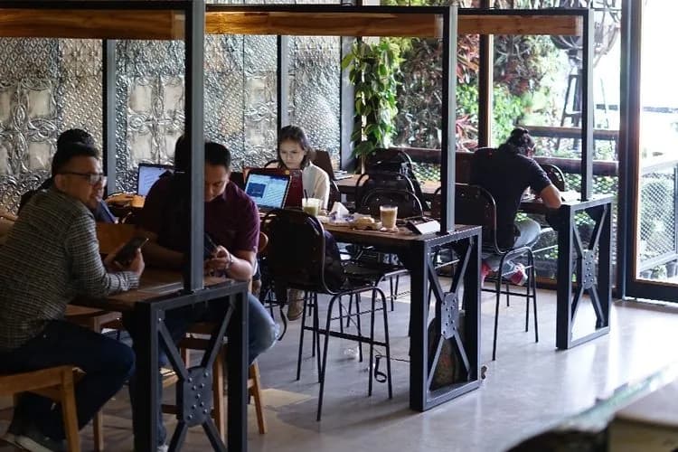 Ruang kerja Dialoogi Space & Coffee — arsip